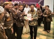 MAKN Gelar Audiensi, Serahkan Buku Sejarah Kerajaan Enrekang kepada Menteri Kebudayaan RI