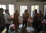 Kapolsek Manggala dampingi Kapolrestabes Makassar Salurkan Bansos ke Warga Terdampak Banjir di 3 Lokasi Pengungsian