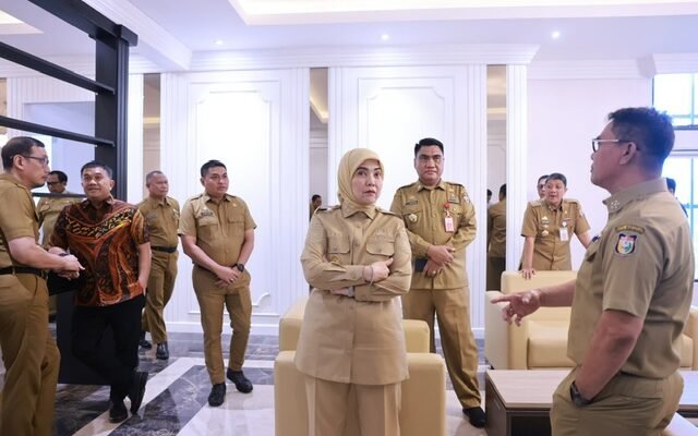 Hari Pertama Berkantor, Wakil Wali Kota Makassar Aliyah Mustika Ilham Kunjungi Ruang Kerja dan Sapa Jajaran Pemkot
