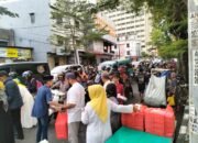 DPD I Partai Golkar Sulsel Bagikan Ratusan Takjil Jelang Buka Puasa