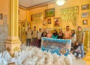 Yayasan Irwan Rahmani Nusantara Bagikan Ratusan Paket Sembako dan Uang Tunai di Kabupaten Bone
