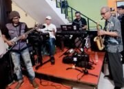 Band Lokal Ternama Hibur Pengunjung di Jazz Night Warkop Cafein Makassar