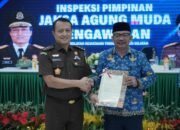 Jamwas Kejagung Serahkan Sertipikat Tanah Wakaf Masjid kepada Kemenag Pangkep di Kejati Sulsel