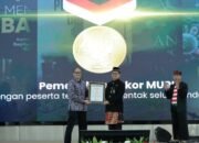 Balutan Busana Tradisional Taruna Ikrar Bedah 7 Buku Hasil Karyanya Serentak se indonesia Pecahkan Rekor MURI