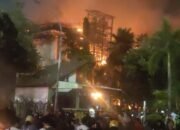 Aksi Unjuk Rasa di DPRD Makassar Berujung Ricuh: Kendaraan Dibakar, Fasilitas Dirusak