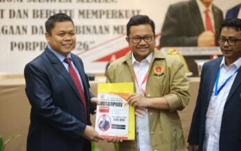 Darmawangsyah Muin Terima Tongkat Estafet Kepemimpinan KONI Sulsel dari Yasir Mahmud