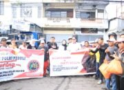 HUT Intelijen Polri ke-80, Ditintelkam Polda Sulsel memberikan Sembako kepada Tukang Bentor di Pasar Pabaengbaeng