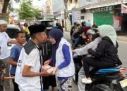DPD PSI Makassar Berbagi Takjil di Hari Kedua Ramadan, Wujudkan Kepedulian Sosial