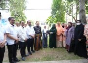 PKK Goes to School di SMA Negeri 1 Soppeng, Salurkan Bibit Tanaman Produktif*