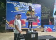 Dirut PT ALL 22, Rahmat Altin Tambah Bonus Tim Voli Putri SMAN 5 Bone, Dorong Pembinaan Atlet Muda